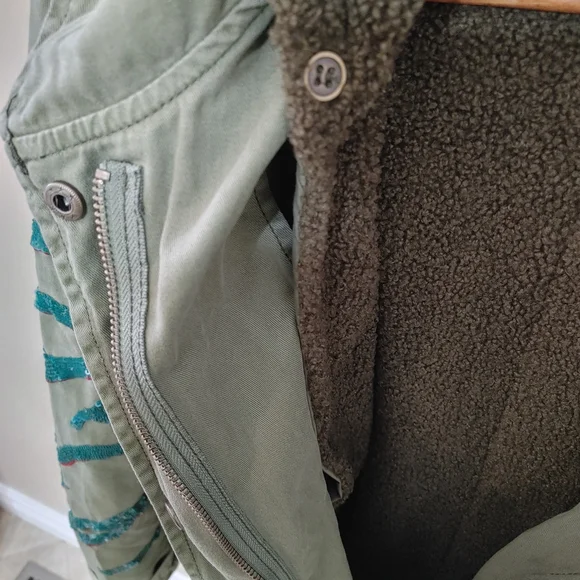 NWT Desigual Sequin Embroidered Military Hooded Jacket 2 in 1 Size 38 Small - Picture 6 of 8